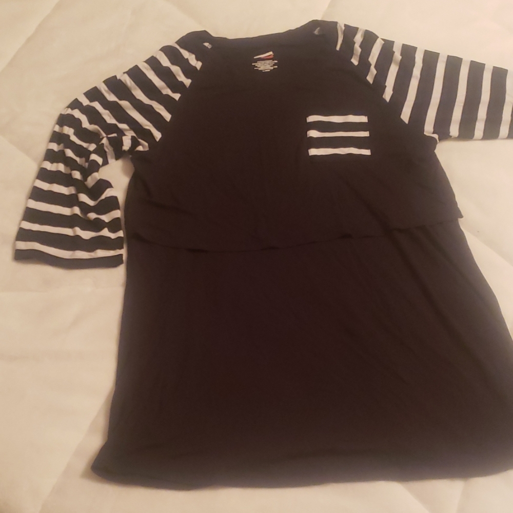 Lot of 4 Nursing Tops
